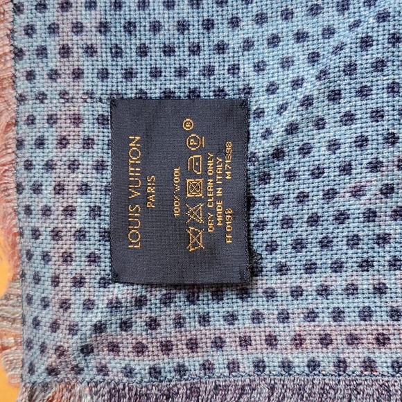 Louis Vuitton Scarf/Wrap - Picture 5 of 5